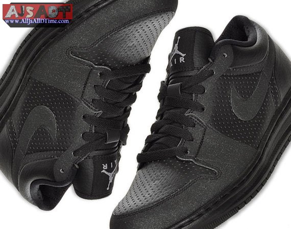 air-jordan-alpha-1-low-black-finishline-01