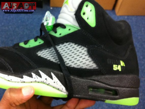 air-jordan-v-quai-54-black-new-images-1